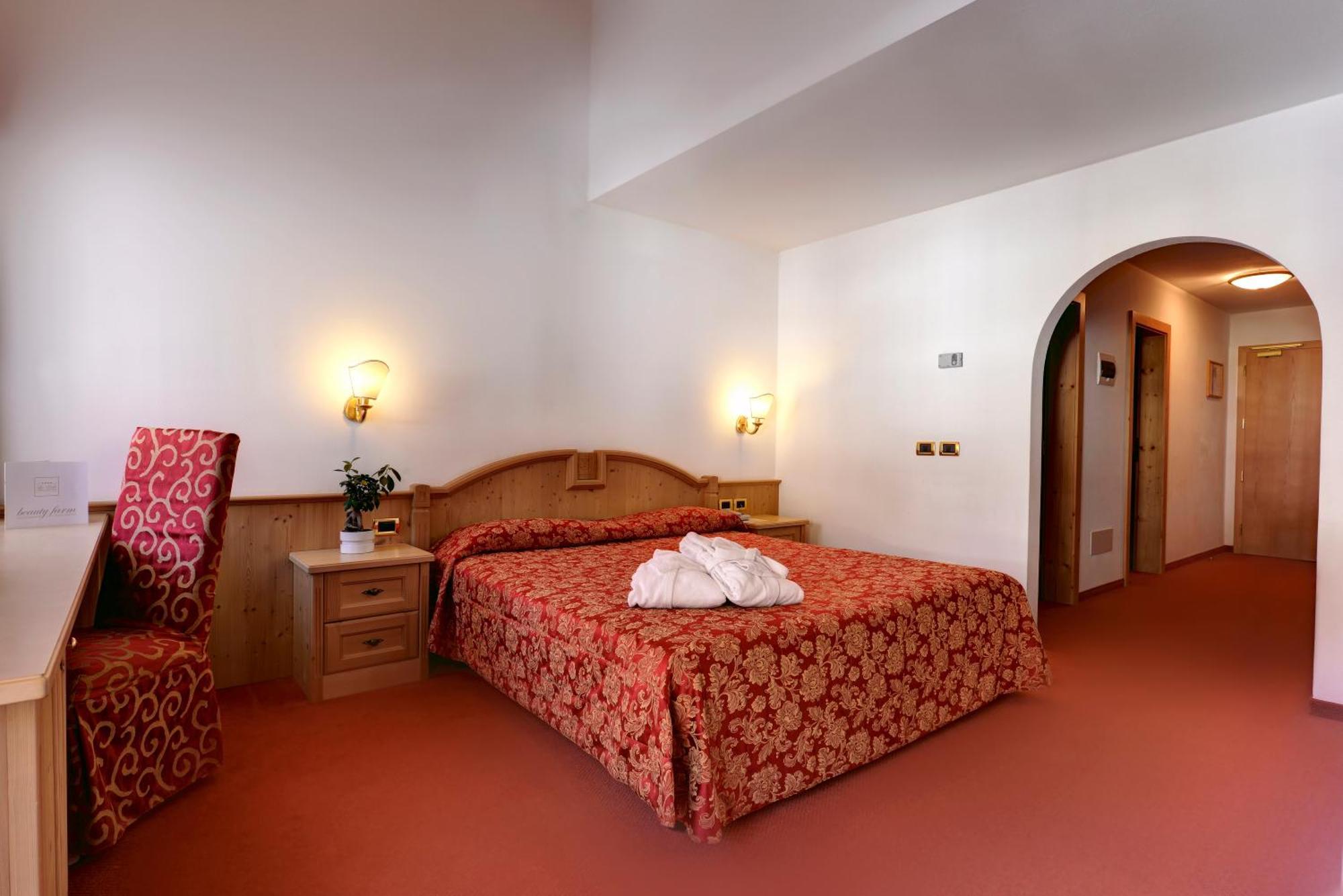 Hotel La Perla Canazei Eksteriør bilde