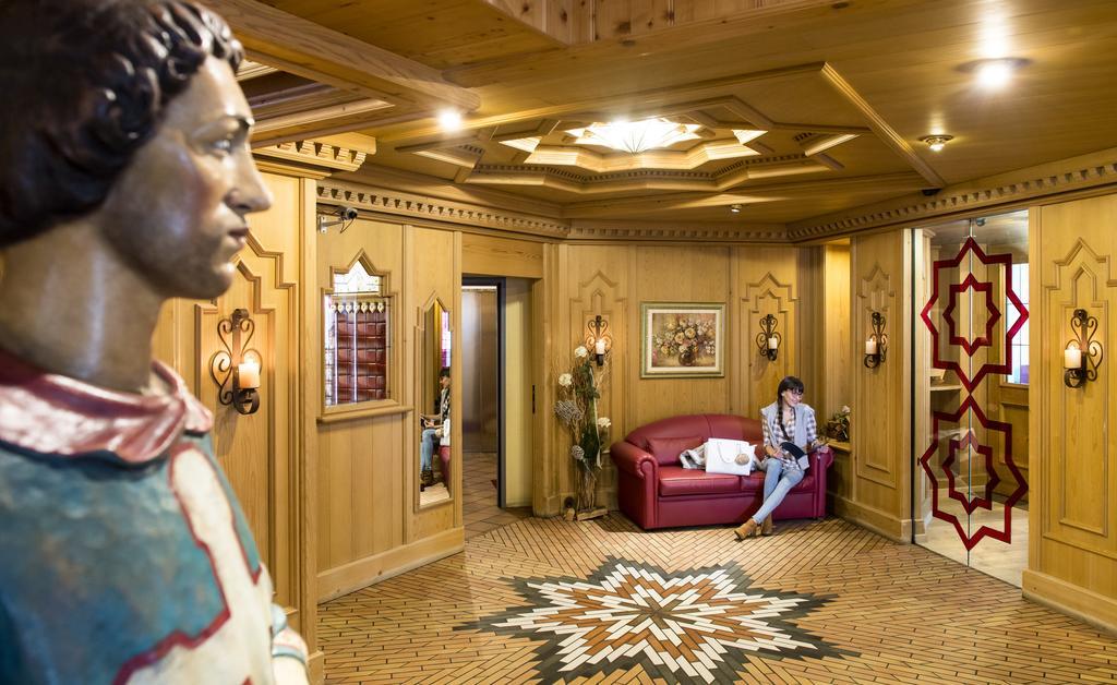 Hotel La Perla Canazei Eksteriør bilde